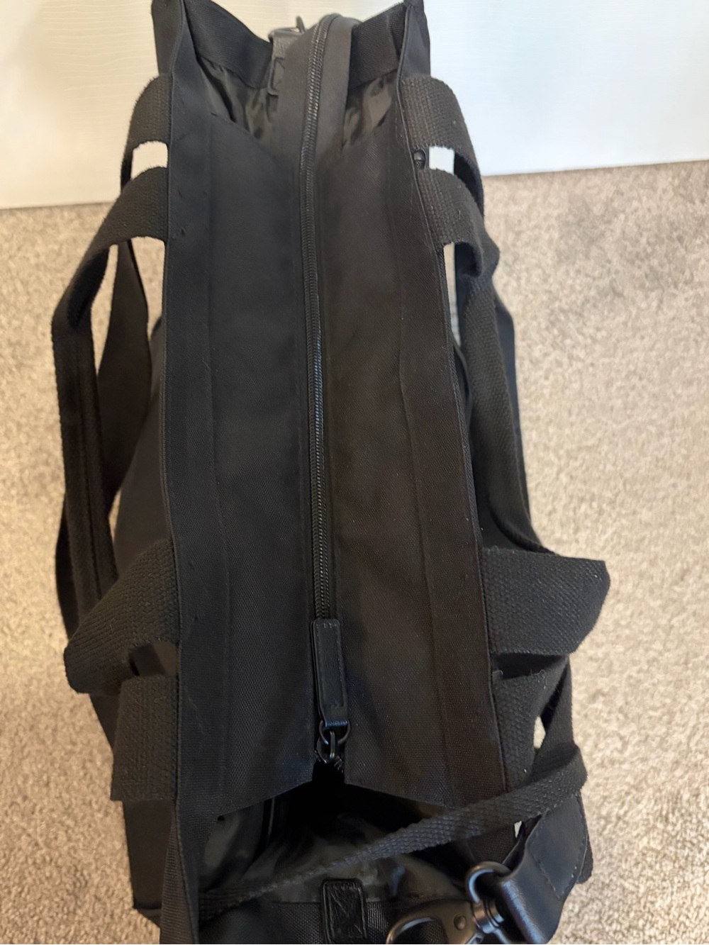 Béis Black East to the West Tote - Picture 9 of 16
